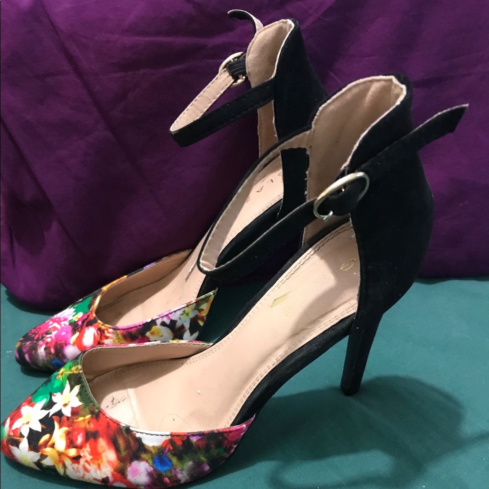 Floral High Heels Size 7.5